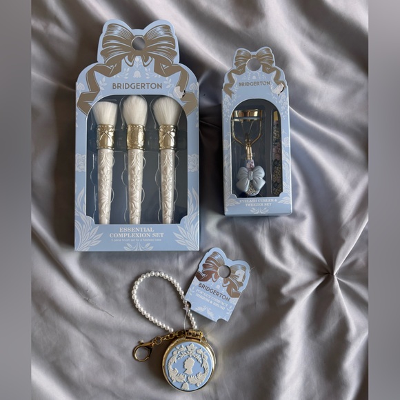 Primark Other - Bridgerton Makeup Brushes, Eyelash Curler, Tweezer & Compact Mirror Beauty Set